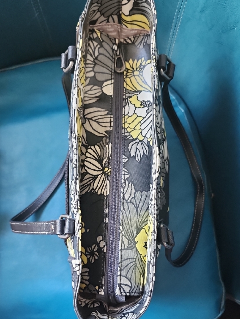 Sakroots Black Floral Tote with Yellow and Gray Blooms New No Tags - Picture 6 of 13